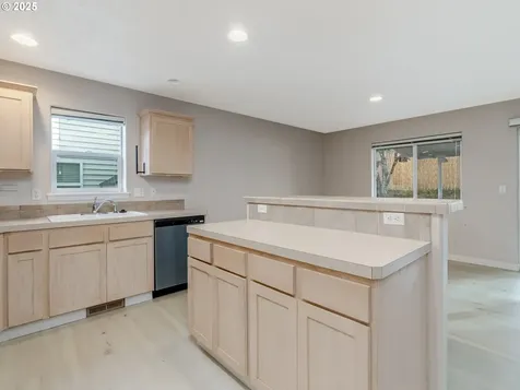 19058 Barrington Avenue Sandy OR 97055