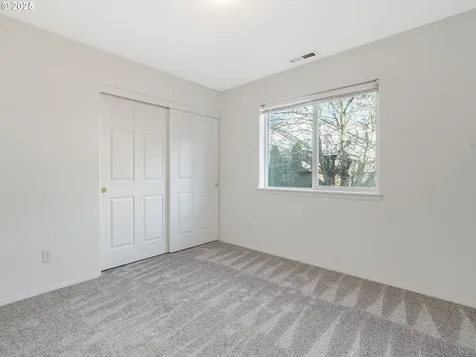 19058 Barrington Avenue Sandy OR 97055