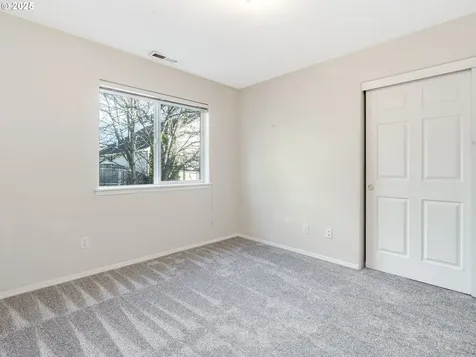 19058 Barrington Avenue Sandy OR 97055