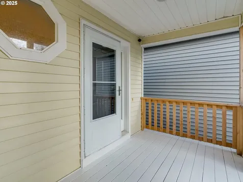 19058 Barrington Avenue Sandy OR 97055