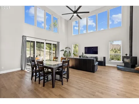 109 Stewart Spur 1 Kelso WA 98626