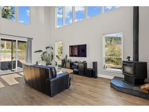 109 Stewart Spur 1 Kelso WA 98626