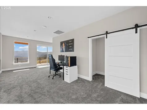 109 Stewart Spur 1 Kelso WA 98626