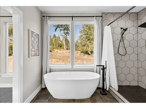 109 Stewart Spur 1 Kelso WA 98626