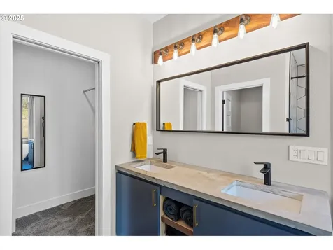 109 Stewart Spur 1 Kelso WA 98626