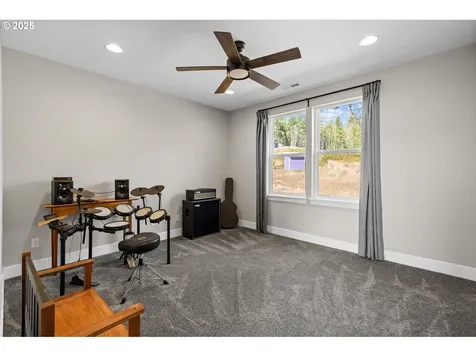 109 Stewart Spur 1 Kelso WA 98626