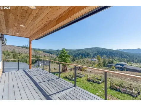 109 Stewart Spur 1 Kelso WA 98626