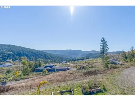 109 Stewart Spur 1 Kelso WA 98626