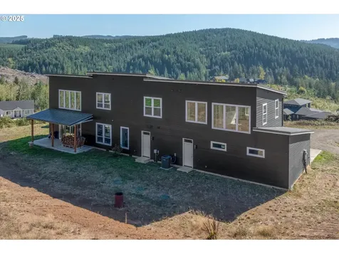 109 Stewart Spur 1 Kelso WA 98626