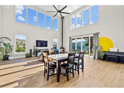109 Stewart Spur 1 Kelso WA 98626