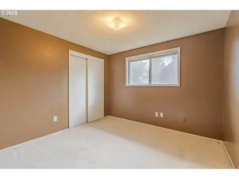 9302 NE 102nd Street Vancouver WA 98662