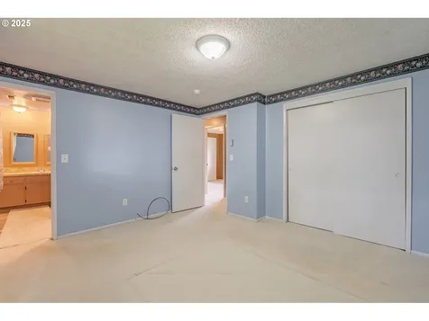 9302 NE 102nd Street Vancouver WA 98662