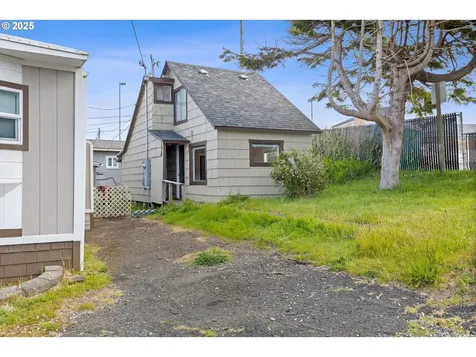 1461 NW 17th Street Lincoln City OR 97367