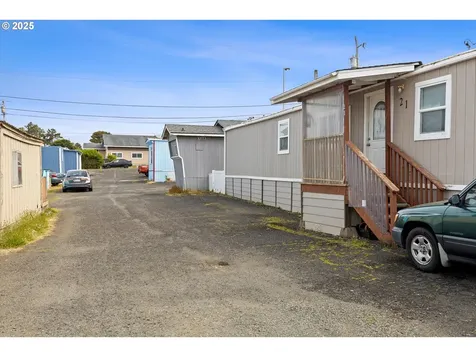 1461 NW 17th Street Lincoln City OR 97367
