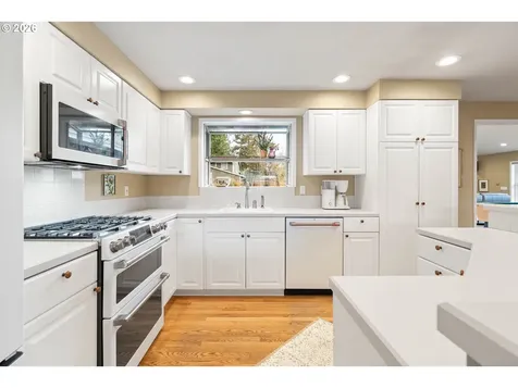 1220 Farrview Court West Linn OR 97068