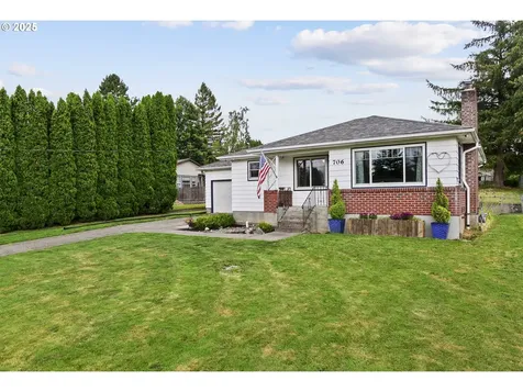 706 N 16th Avenue Kelso WA 98626