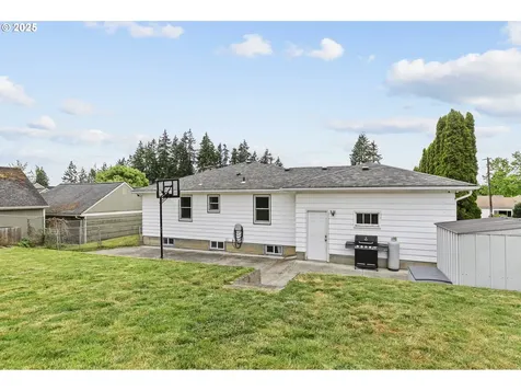 706 N 16th Avenue Kelso WA 98626