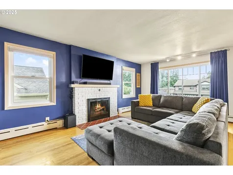 706 N 16th Avenue Kelso WA 98626
