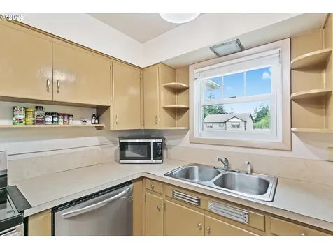 706 N 16th Avenue Kelso WA 98626