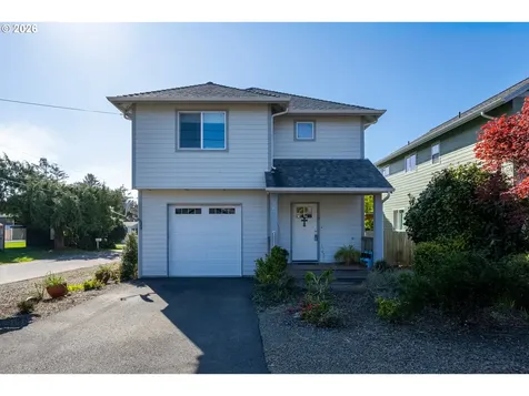 267 SE Tide Avenue Lincoln City OR 97367
