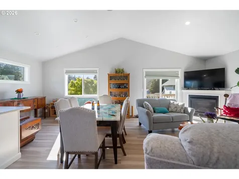 267 SE Tide Avenue Lincoln City OR 97367