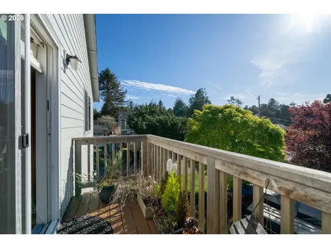 267 SE Tide Avenue Lincoln City OR 97367