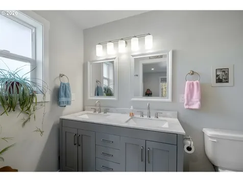 267 SE Tide Avenue Lincoln City OR 97367