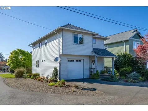 267 SE Tide Avenue Lincoln City OR 97367