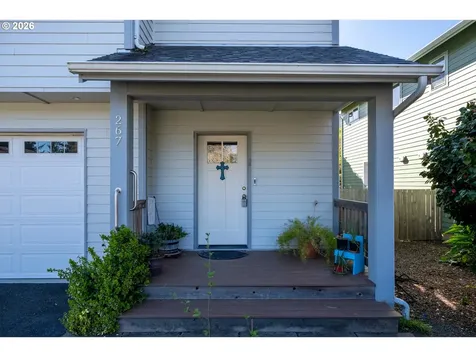 267 SE Tide Avenue Lincoln City OR 97367