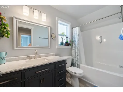 267 SE Tide Avenue Lincoln City OR 97367