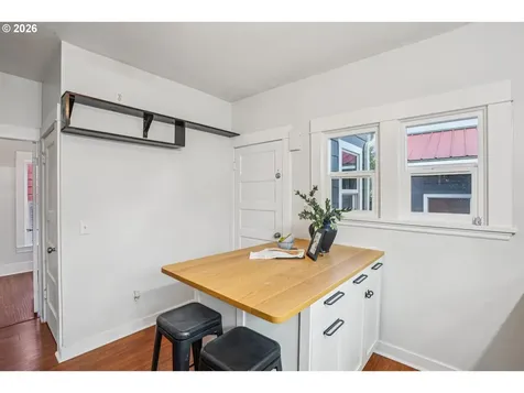 5617 SE Francis Street Portland OR 97206