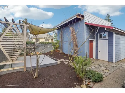 5617 SE Francis Street Portland OR 97206