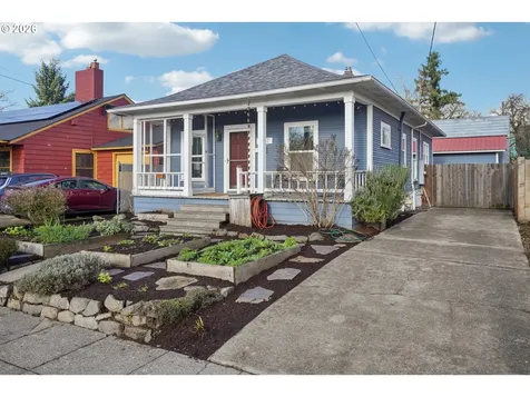 5617 SE Francis Street Portland OR 97206