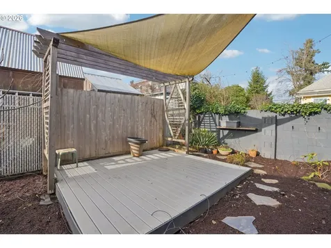 5617 SE Francis Street Portland OR 97206