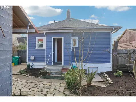 5617 SE Francis Street Portland OR 97206
