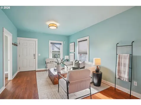 5617 SE Francis Street Portland OR 97206