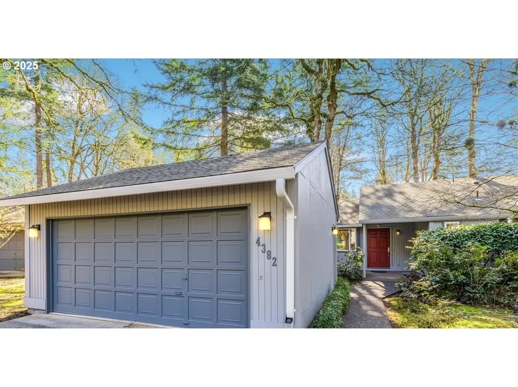 4382 Woodside Circle Lake Oswego OR 97035