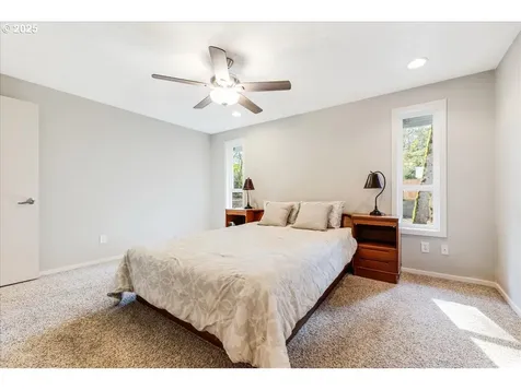 4382 Woodside Circle Lake Oswego OR 97035
