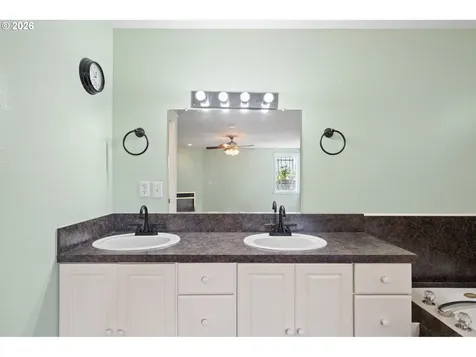 3509 NE 161st Avenue Vancouver WA 98682