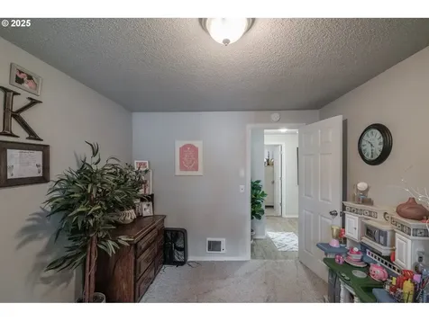 28271 Harmony Road Sweet Home OR 97386