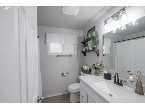 28271 Harmony Road Sweet Home OR 97386