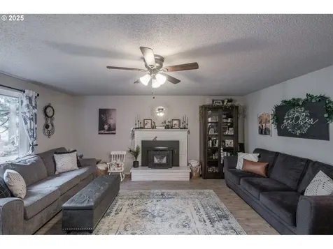 28271 Harmony Road Sweet Home OR 97386