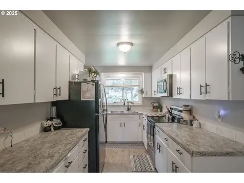 28271 Harmony Road Sweet Home OR 97386
