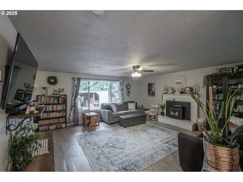 28271 Harmony Road Sweet Home OR 97386