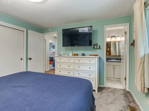 16444 Bonaire Avenue Lake Oswego OR 97035