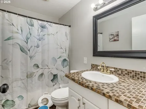 16444 Bonaire Avenue Lake Oswego OR 97035