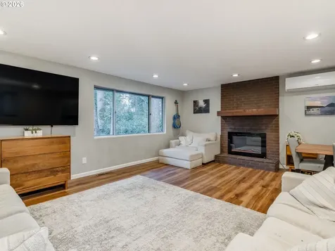 16444 Bonaire Avenue Lake Oswego OR 97035