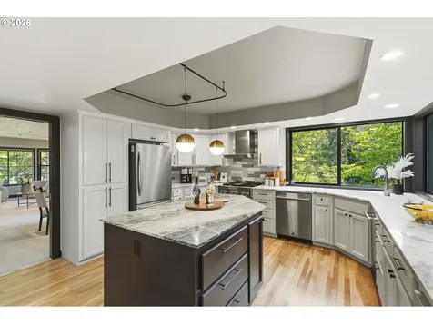 6320 SW Merlin Court Portland OR 97219