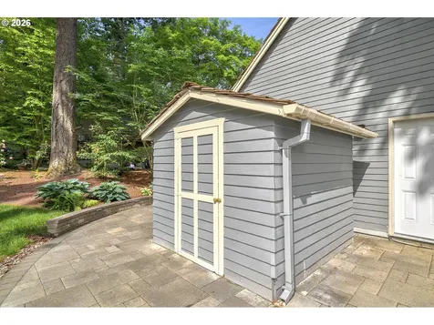 6320 SW Merlin Court Portland OR 97219