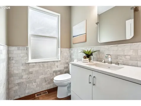 1336 NE Holland Street Portland OR 97211